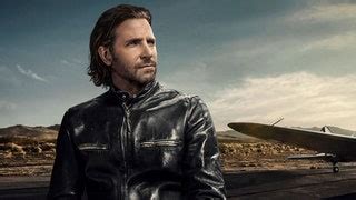 iwc immagine di campagna pubblicitaria 2018|Bradley Cooper, spirito avventuriero nel deserto .